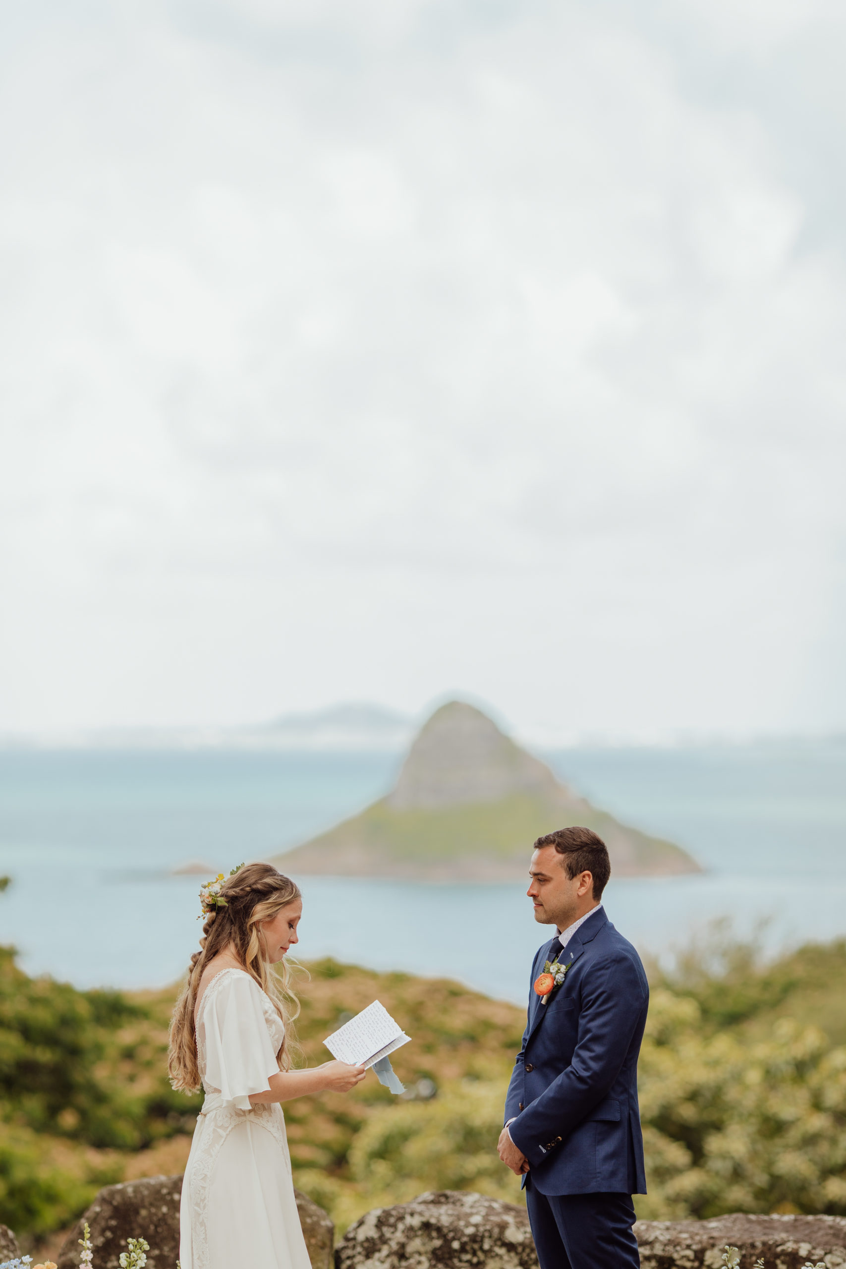 tropical wedding, destination wedding inspo, Hawaii wedding photographer, bohemian bride inspo, luxury wedding